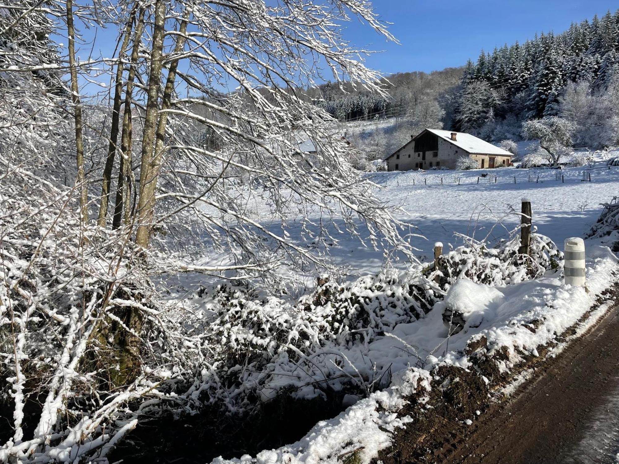 Вілла La Hutte Tendon Екстер'єр фото